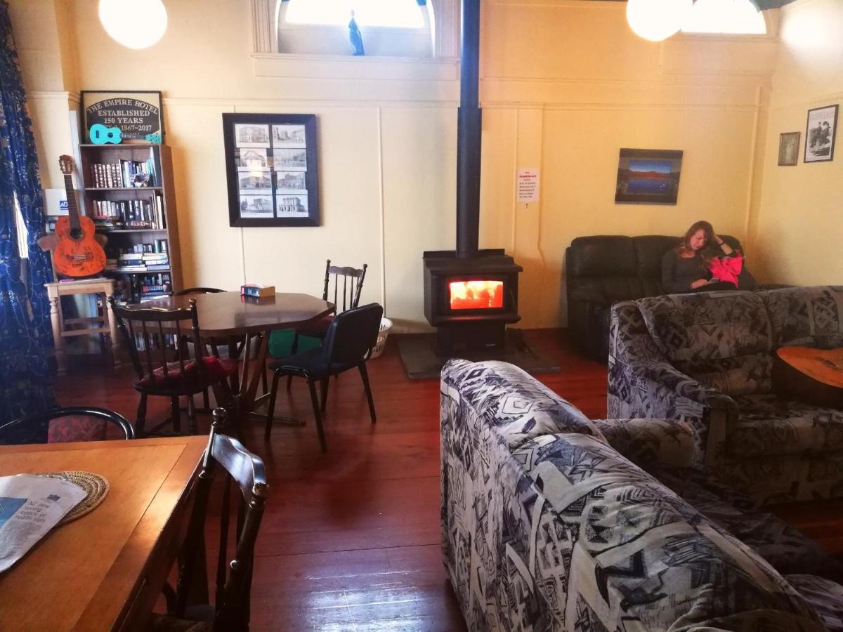 Empire Hotel Backpackers Оамару Екстер'єр фото